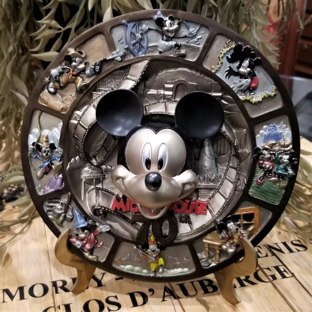 DISNEY Mickey Mouse 70 Happy Years Relief Plate